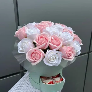 Композиция из мыльных роз